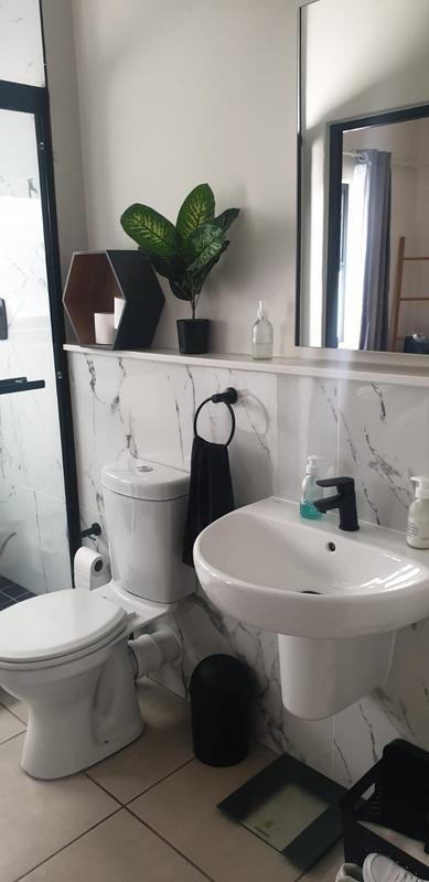 To Let 2 Bedroom Property for Rent in Sandown Western Cape